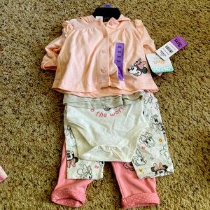 5 piece baby girl Minnie Mouse outfit. 3m. NWT